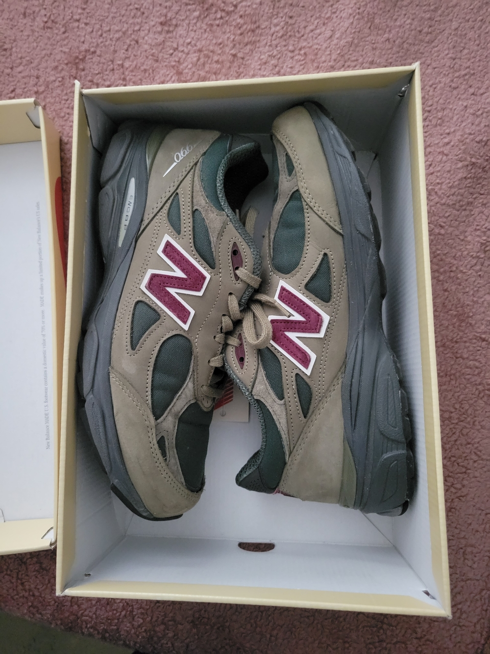 New Balance 990v3
MiUSA Teddy Santis Green Purple